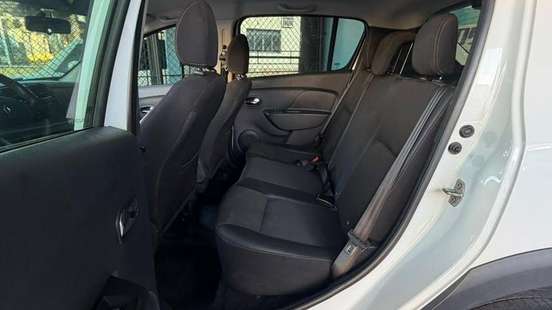 RENAULT-SANDERO-2018