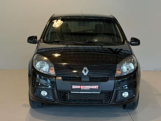 RENAULT-SANDERO-2014