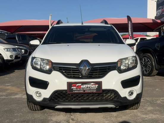 RENAULT-SANDERO-2015