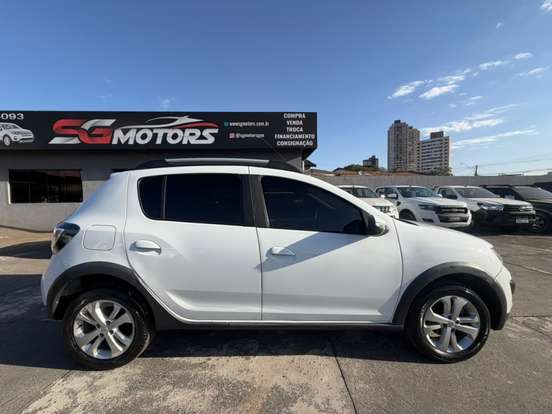 RENAULT-SANDERO-1.6 STEPWAY 8V FLEX 4P AUTOMATIZADO RENAULT-SANDERO-2015