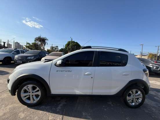 RENAULT-SANDERO-1.6 STEPWAY 8V FLEX 4P AUTOMATIZADO RENAULT-SANDERO-2015