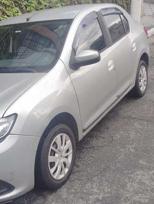 RENAULT-LOGAN-2014