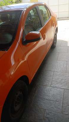 RENAULT-LOGAN-2013