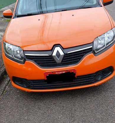 RENAULT-LOGAN-2013