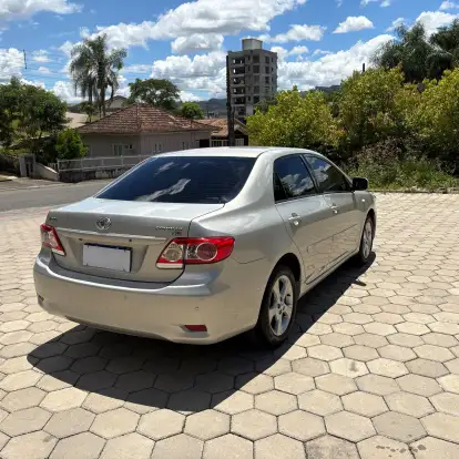 TOYOTA-COROLLA-2012