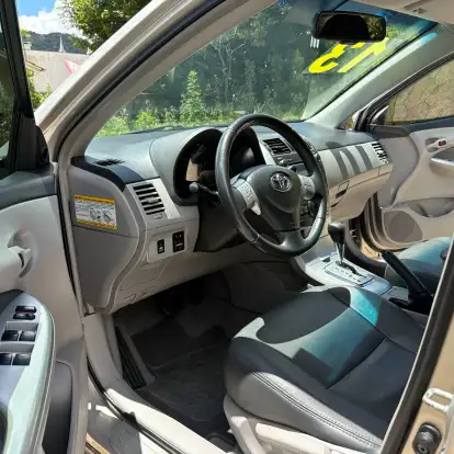 TOYOTA-COROLLA-2012