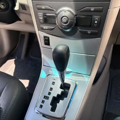 TOYOTA-COROLLA-2012