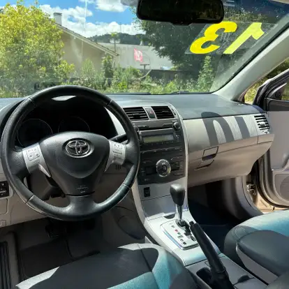 TOYOTA-COROLLA-2012
