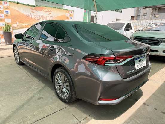 TOYOTA-COROLLA-2024
