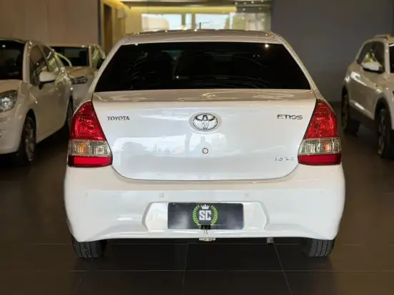 TOYOTA-ETIOS-2017