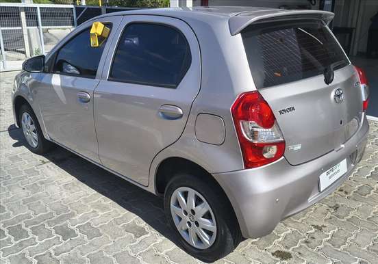 TOYOTA-ETIOS-2016