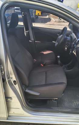 TOYOTA-ETIOS-2016