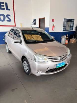 TOYOTA-ETIOS-2016