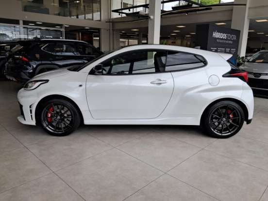 TOYOTA-GR YARIS-2026