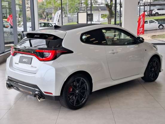 TOYOTA-GR YARIS-2026