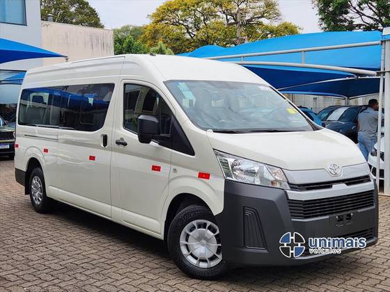 TOYOTA HIACE 2.8 D-4D TURBO DIESEL MINIBUS 15+1 DX AUTOMÁTICO