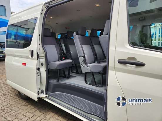 TOYOTA-HIACE-2026