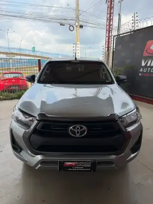 TOYOTA-HILUX-2.8 D-4D TURBO DIESEL CD SR 4X4 AUTOMÁTICO TOYOTA-HILUX-2023