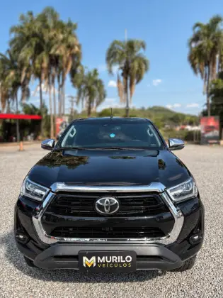 TOYOTA HILUX 2.8 D-4D TURBO DIESEL CD SRX 4X4 AUTOMÁTICO