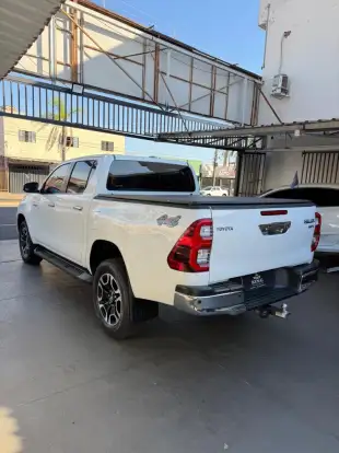 TOYOTA-HILUX-2.8 D-4D TURBO DIESEL CD SRX 4X4 AUTOMÁTICO TOYOTA-HILUX-2022