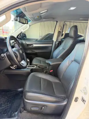 TOYOTA-HILUX-2.8 D-4D TURBO DIESEL CD SRX 4X4 AUTOMÁTICO TOYOTA-HILUX-2022