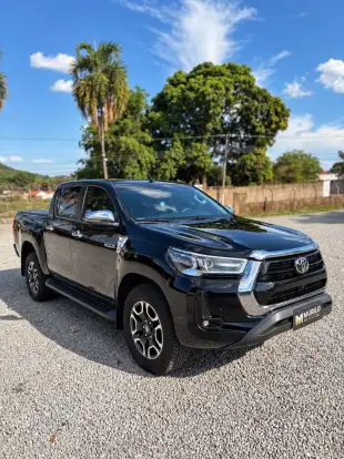 TOYOTA-HILUX-2.8 D-4D TURBO DIESEL CD SRX 4X4 AUTOMÁTICO TOYOTA-HILUX-2021