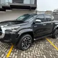 TOYOTA HILUX 2.8 D-4D TURBO DIESEL CD SRX PLUS 4X4 AUTOMÁTICO TOYOTA HILUX 2.8 D-4D TURBO DIESEL CD SRX PLUS 4X4 AUTOMÁTICO