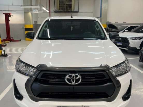 TOYOTA-HILUX-2.8 D-4D TURBO DIESEL CD SR 4X4 AUTOMÁTICO TOYOTA-HILUX-2024
