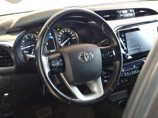 TOYOTA-HILUX-2.8 D-4D TURBO DIESEL CD SRV 4X4 AUTOMÁTICO TOYOTA-HILUX-2022