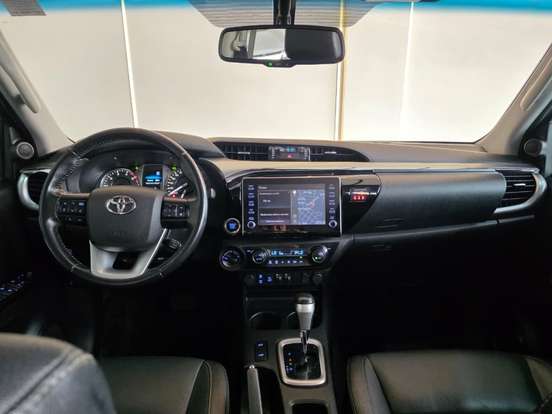 TOYOTA-HILUX-2.8 D-4D TURBO DIESEL CD SRV 4X4 AUTOMÁTICO TOYOTA-HILUX-2022