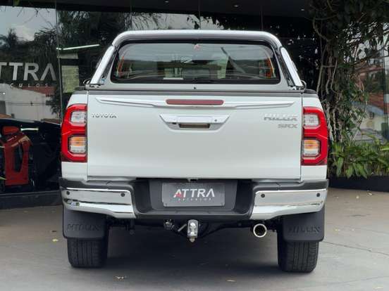 TOYOTA-HILUX-2025
