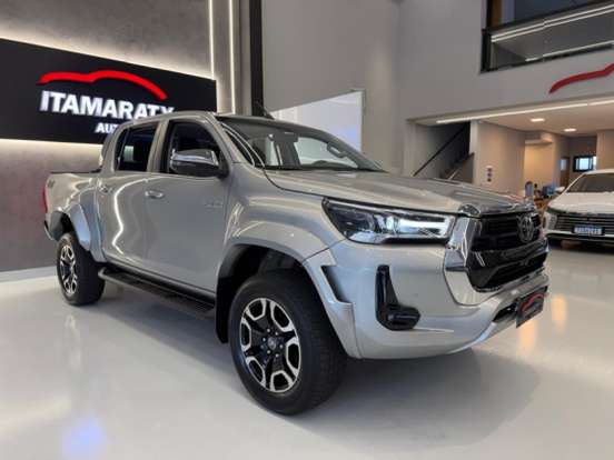 TOYOTA-HILUX-2024