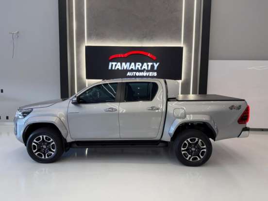 TOYOTA-HILUX-2024