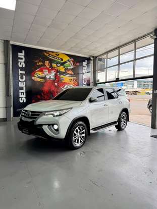TOYOTA-HILUX-2016