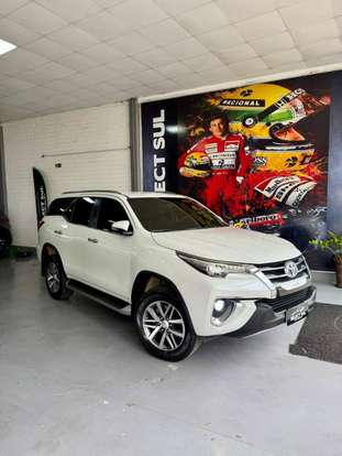 TOYOTA-HILUX-2.8 SRX 4X4 CD 16V DIESEL 4P AUTOMÁTICO TOYOTA-HILUX-2016