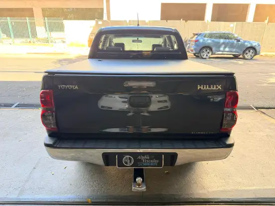 TOYOTA-HILUX-2012