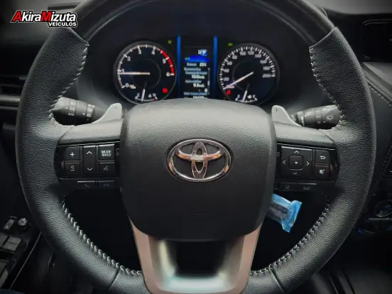 TOYOTA-HILUX SW4-2.8 D-4D TURBO DIESEL SRX PLATINUM 7L 4X4 AUTOMÁTICO TOYOTA-HILUX SW4-2024