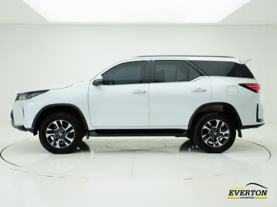 TOYOTA-HILUX SW4-2.8 D-4D TURBO DIESEL SRX PLATINUM 7L 4X4 AUTOMÁTICO TOYOTA-HILUX SW4-2024