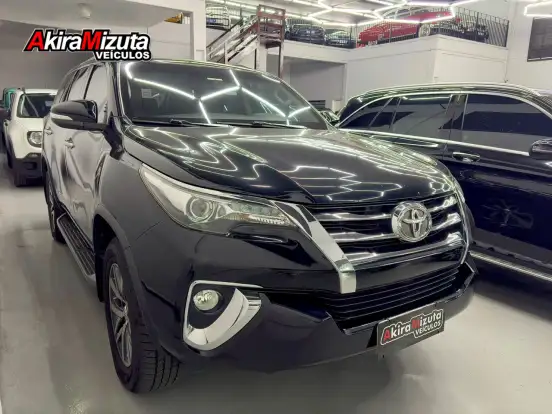 TOYOTA-HILUX SW4-2.8 SRX 4X4 7 LUGARES 16V TURBO INTERCOOLER DIESEL 4P AUTOMÁTICO TOYOTA-HILUX SW4-2016