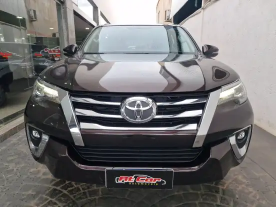 TOYOTA-HILUX SW4-2018