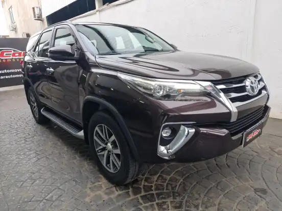 TOYOTA-HILUX SW4-2018