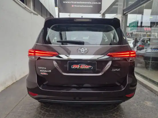 TOYOTA-HILUX SW4-2018
