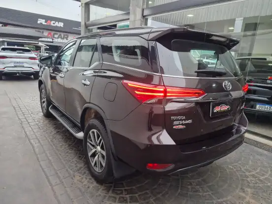 TOYOTA-HILUX SW4-2018