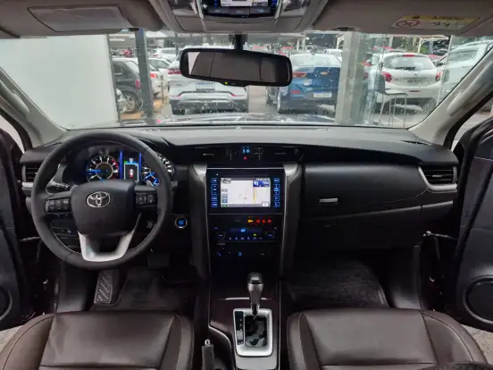 TOYOTA-HILUX SW4-2018