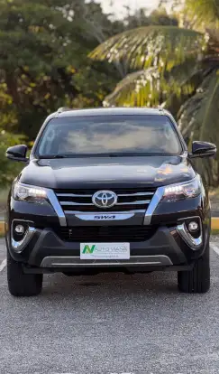 TOYOTA-HILUX SW4-2.8 SRX DIAMOND 4X4 7 LUGARES 16V TURBO INTERCOOLER DIESEL 4P AUTOMÁTICO TOYOTA-HILUX SW4-2018