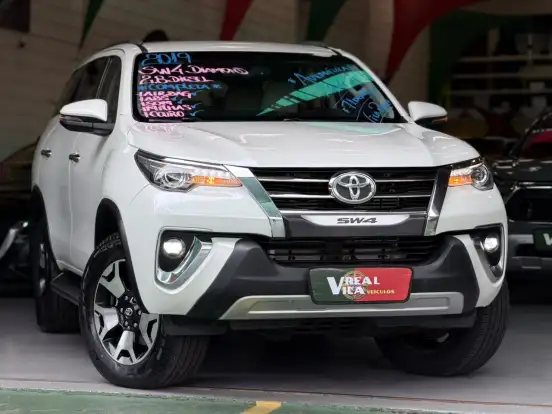 TOYOTA-HILUX SW4-2019