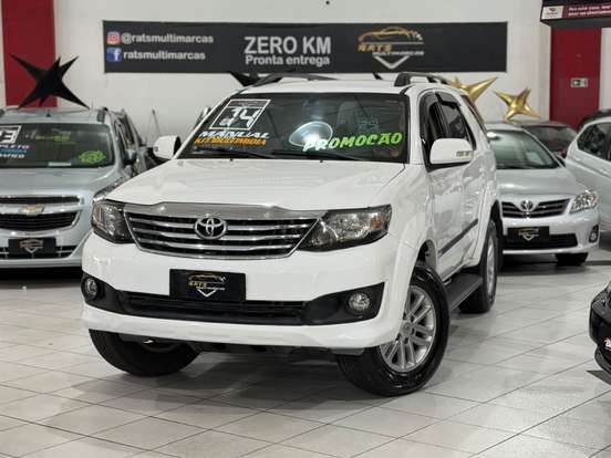 TOYOTA-HILUX SW4-2014