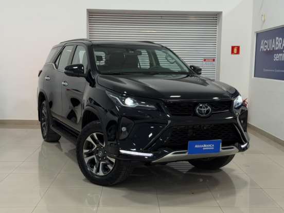 TOYOTA-HILUX SW4-2024