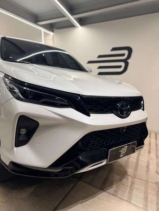 TOYOTA-HILUX SW4-2024