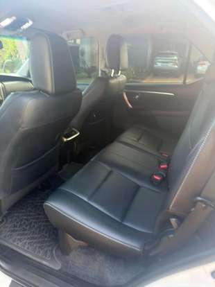 TOYOTA-HILUX SW4-2024